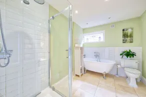 Large Richmond Garden Apartment 4 Bd/3 Bth w Parking (child/pet friendly!) - Image 3