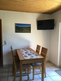 Vacation apartment for 4 people with balcony and view of the vineyards - Image 4