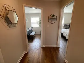 Hidden Gem!  The Hogspitality House- Perfect Cottage- 5 min to Univ of Arkansas! - Image 3