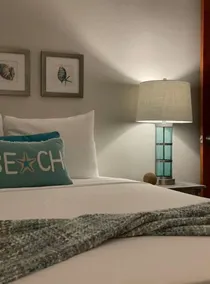 Sea Breeze Cozy Apt. Steps to Beach w/Private PKG - Image 5