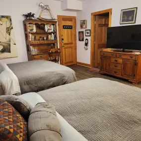 EQUESTRIAN ROOM Individual Rental - Image 2