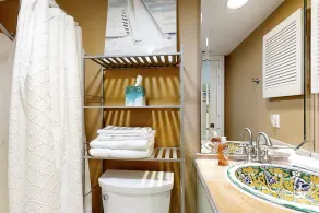 Oceanfront condo with pool & tennis - balcony, AC, WiFi & washer/dryer - Image 3