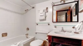 Schöne 1BR, 1BA Vail Condo - voll ausgestattete Küche, Kamin, Balkon und vieles mehr! - Image 3