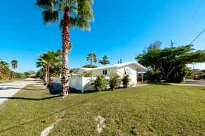 Anna Cabana B: Pool Home, AMI North End, 2 Blocks to Beach by Anna Maria Life Vacation Rentals - Image 5