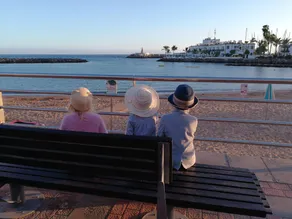 Charmante, moderne Wohnung mit Terrasse, direkt am Meer, kostenloses WLAN - Image 5