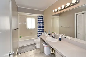 2 Bedroom, 1 Bath, Upper level, Sleeps 8, Boat Well Included, Near Boat Launch - Image 2