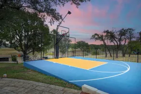 Luxe Lago Vista Gem: Outdoor Kitchen, Basketball Court and Spectacular Views - Image 3