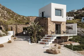 2 minutes walk from Plaka Beach, jacuzzi and infinity pool - Image 3