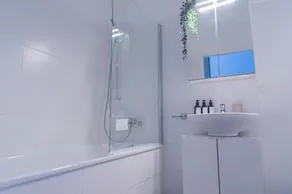 Danube Apartments - Image 3