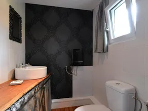 Loft moderno y tranquilo cerca de la frontera suiza con patio y parking. - Image 2