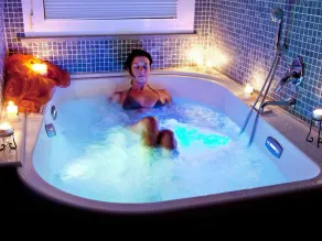 Nice apartment in villa for 10 people with A/C, hot tub, private pool, WIFI, TV and pets allowed - Image 4