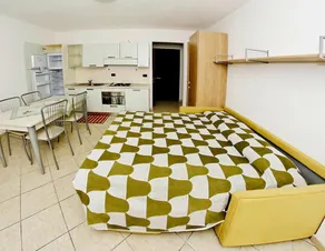Apartment in Castellaro with communal pool - Image 2