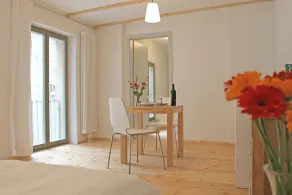 Four independent, stylish app., Large common room for cooking, dining - Image 3
