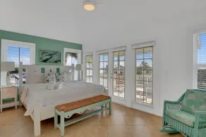 3 Bed / 2. 5 Bath Home - 6 sovepladser, Amazing Views, Finest Location Boat Slip! - Image 4