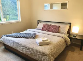 Private Guest Suite - near Alderwood Mall - Seattle - Image 2
