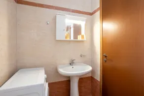 Kalamata City Nest - Ypapanti Cozy & Bright Getaway - Image 3