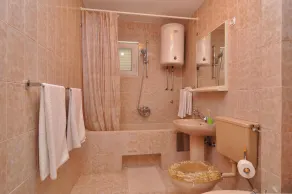 Apartment Sun A1, directly on the beach on Ciovo Island - Image 3