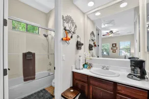 Elm Casita Apts - Image 3