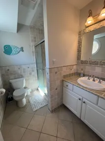 Nautical SIC haven: 4BR + Bonus Room in the Heart of SIC - Image 3