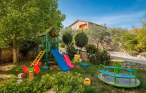 2 Bedroom Lovely Apartment In Salatici - Image 2