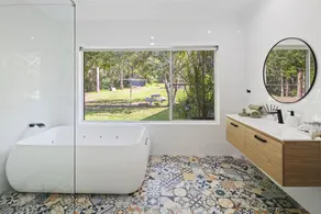 PERFECT FOR LARGE FAMILIES CLOSE TO BEACH AND SHOPS, ACREAGE & GAMES ROOMS - Image 3
