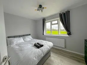 New Stylish 2 Bedroom House - Image 3