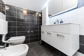 Holiday home with swimming pool - Image 5