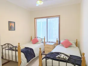 Valley View Retreat - your quiet riverside escape - Image 4