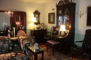 Moore House Bed and Breakfast - Image 5