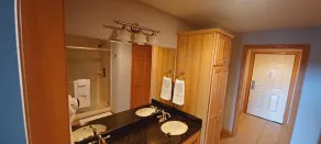 1 Bedroom Deluxe Suite- Golf/Lake/Beach/Pool - Image 3