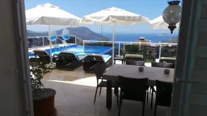 Moderne Villa mit 4 Schlafzimmern, fantastischem Meerblick, täglicher Reinigung, beheiztem Pool, 2 Bars - Image 3