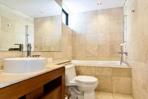 On sale! Serene retreat beachside 3 BR villa w/ workspace and bathtubs - Image 2