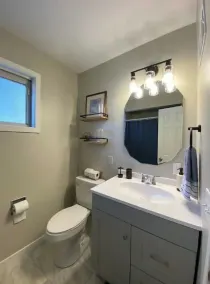 Home away from Home- Mid Century Style - central Omaha (5 min from I-80) - Image 3