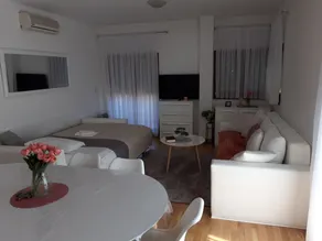 Vrhunski opremljen apartman udaljen 450 metara od crkve. sv. Jakova u Međugorju. - Image 5