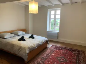 Pretty renovated farmhouse - Image 3