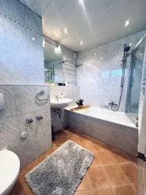 Ferienwohnung 3 für 1-4 Personen, 1 Separates Schlafzimmer, Balkon, 50 qm - Image 2