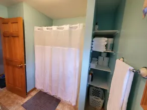 Remodeled 3BR 2BA Beachfront Cottage, Pet Friendly. All-Sports Lakefront - Image 2