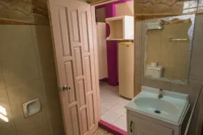 Fully equipped unique self-contained cozy apartments ideal for couples/families. - Image 3