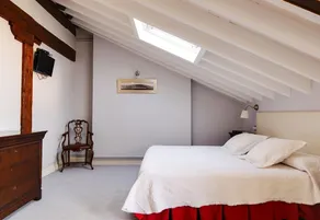 Pet-Friendly Apartment \"Ático en el centro de Laredo\" with Mountain View & Terrace - Image 3