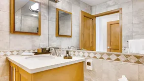 Luxury 3BR • Flexible Sleeping • Sophisticated Vail Mountain Retreat - Image 4