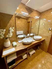 Holiday Home 'Almhaus-Klippitz' with Direct Access to Ski Slopes, Garden & Wi-Fi - Image 2