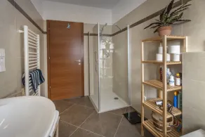 CasaClima Gold lakeside villa with large garden for absolute relaxation - Image 2
