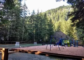 Contemporary MT BAKER Condo - Image 2