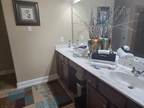 5 bedrooms/ 4 baths/ sleeps 14 (8.7 miles from Jordan-Hare Stadium). - Image 3