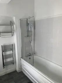 2 Bedroom Luxury Apartment near Liverpool Football Ground - Image 5