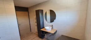 Bright new wooden house with enclosed garden 5 minutes from the beach - Image 4
