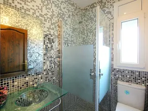 Belle maison de vacances privée avec piscine privée, WIFI, TV, patio et animaux admis - Image 3