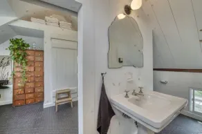 Cozy Orient Farmhouse on 1.6 Acres with Pool and Walk to Beach - Image 3