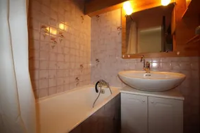 Ski-in/ski-out & foot of the slopes, 2nd floor, view mountain, balcony, tv, 32m², Auris en Oisans - Image 2