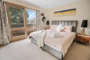 Stylish Retreat Family House 5BRM Wheelers Hill - Image 5